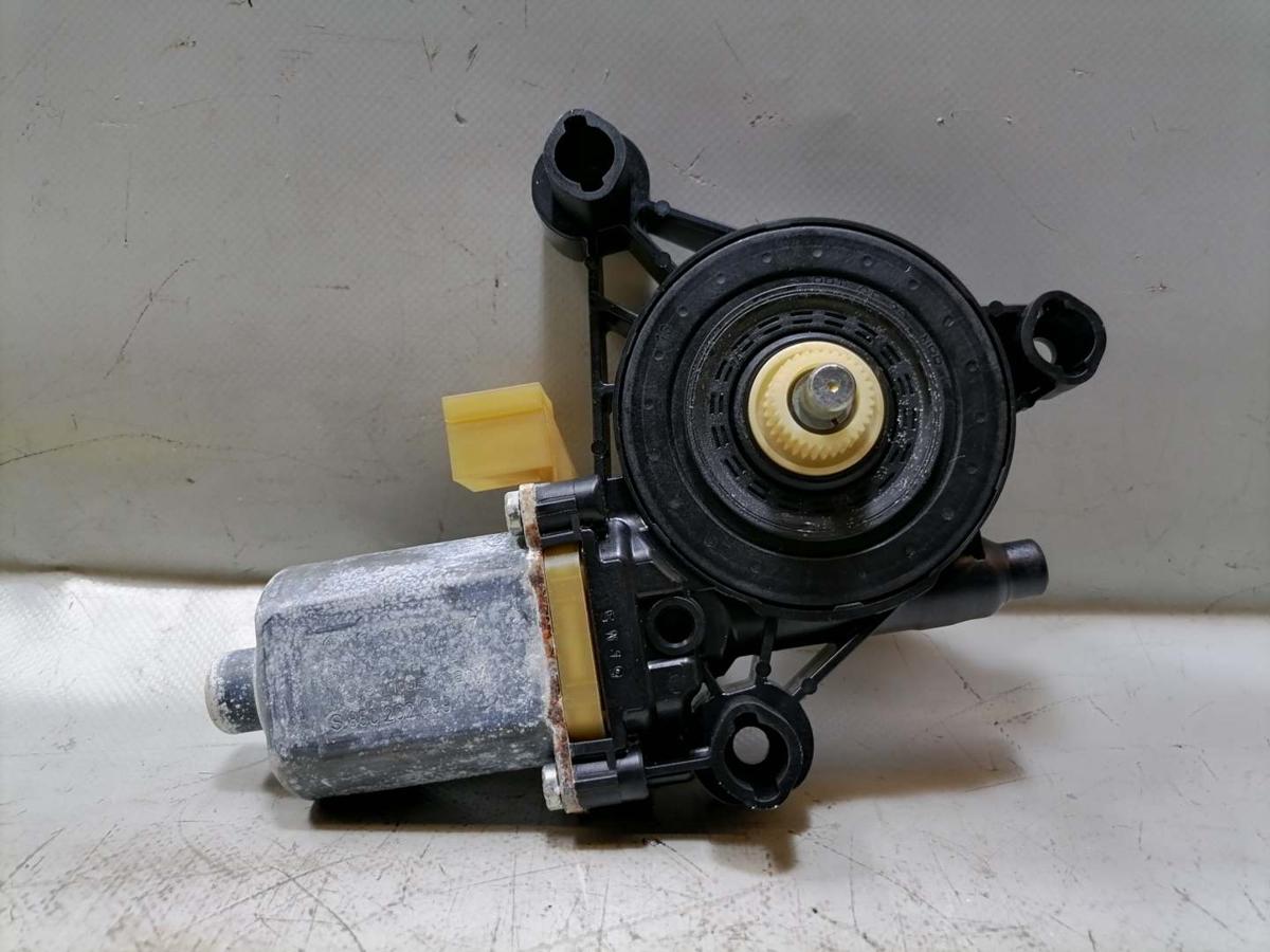 Porsche Macan original Fensterhebermotor vorn links Bj.2015